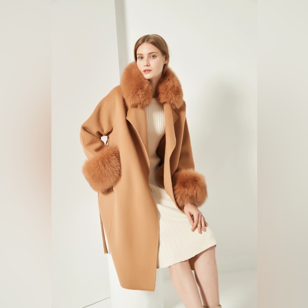 Pissenlit Cashmere Coat with Detachable Fur Collar & Cuffs